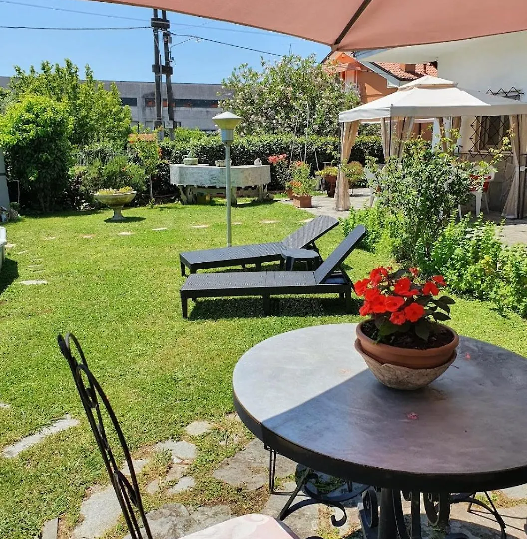 Bed and Breakfast Holyfield Sarzana 0*,